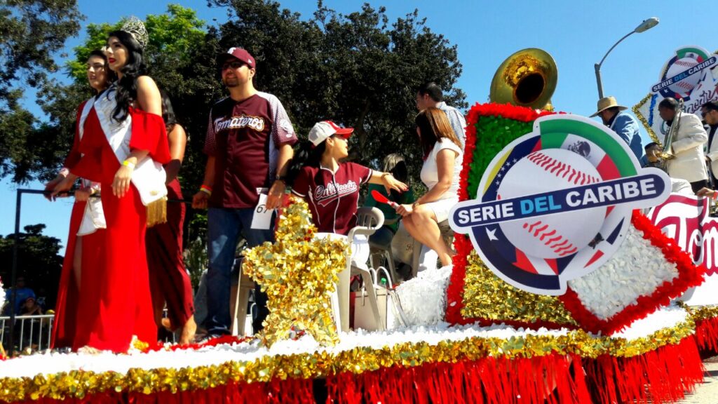 DESFILAN TOMATEROS EN LOS ÁNGELES