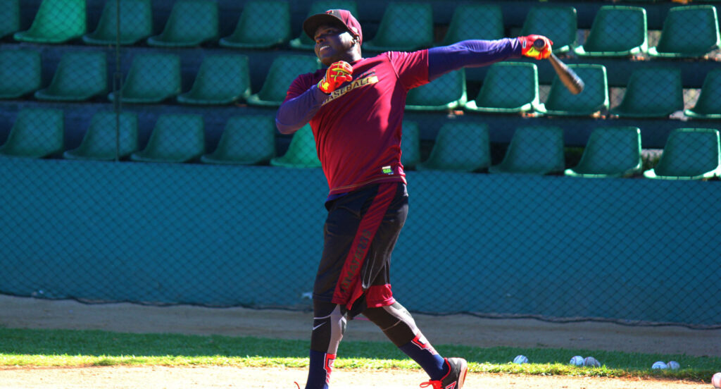 FELIZ MUSTELIER DE VOLVER A TOMATEROS