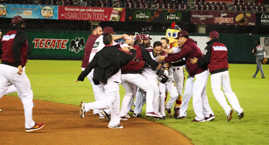 ROBLES DIO CARDÍACO TRIUNFO A TOMATEROS