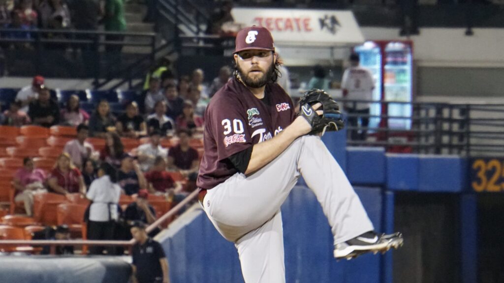 James Russell lanza tremenda joya monticular