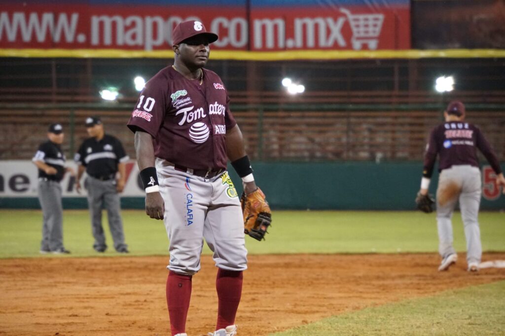 Mayos se queda con la serie