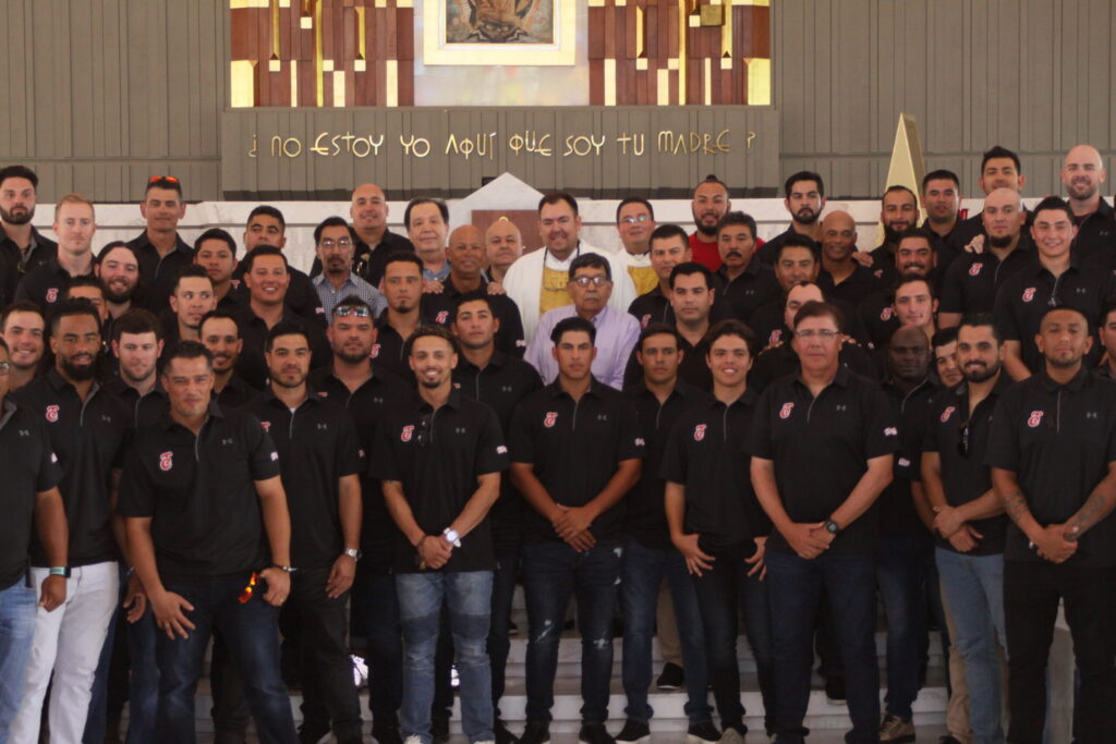 Se encomiendan al creador por una buena temporada