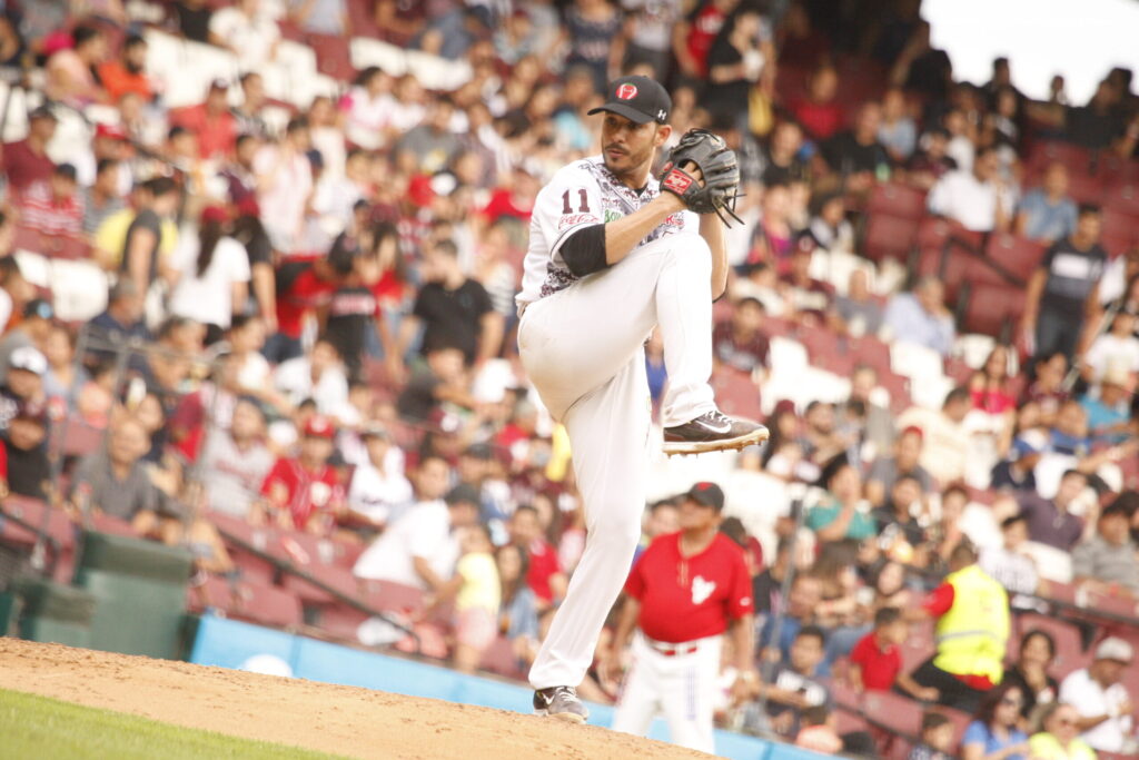 Con gran ofensiva Tomateros gana duelo a Venados