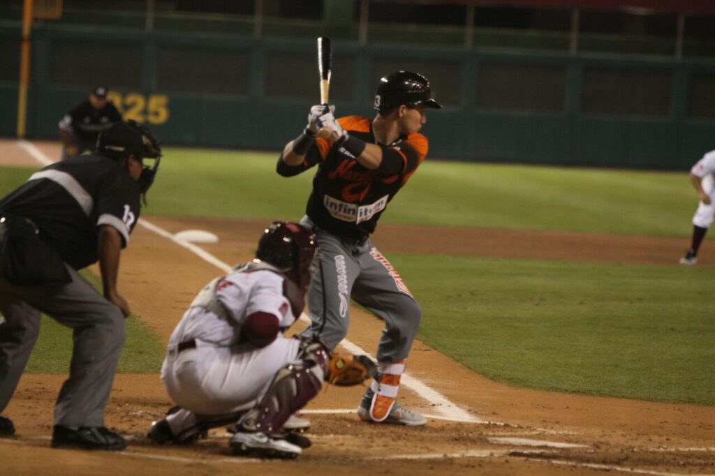Naranjeros se lleva el primero