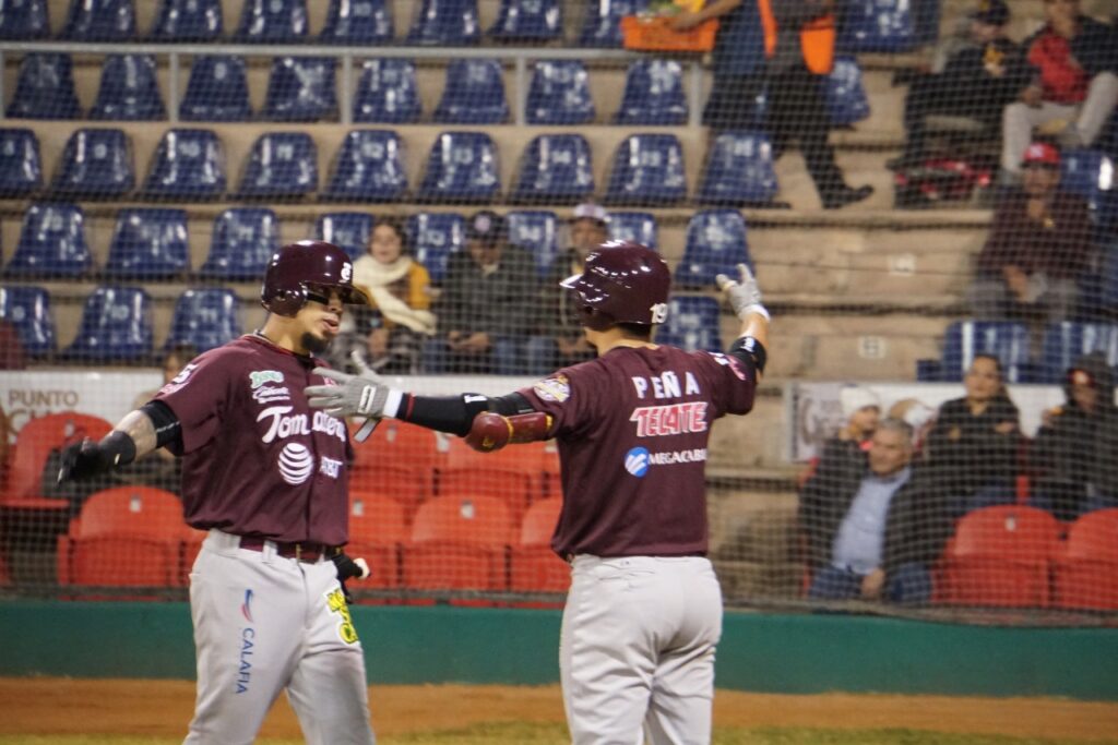 GUINDAS APALEAN A LA TRIBU