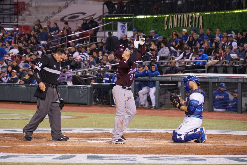Tomateros alcanza y gana