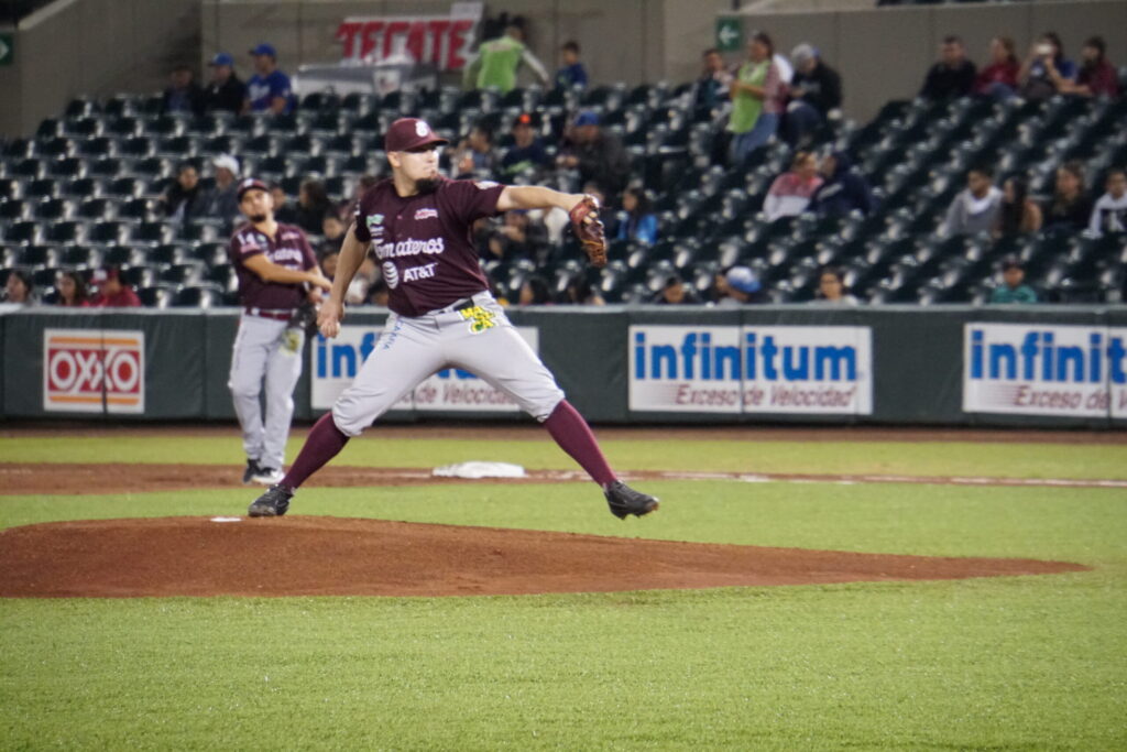 EN CERRADO DUELO TOMATEROS CAEN