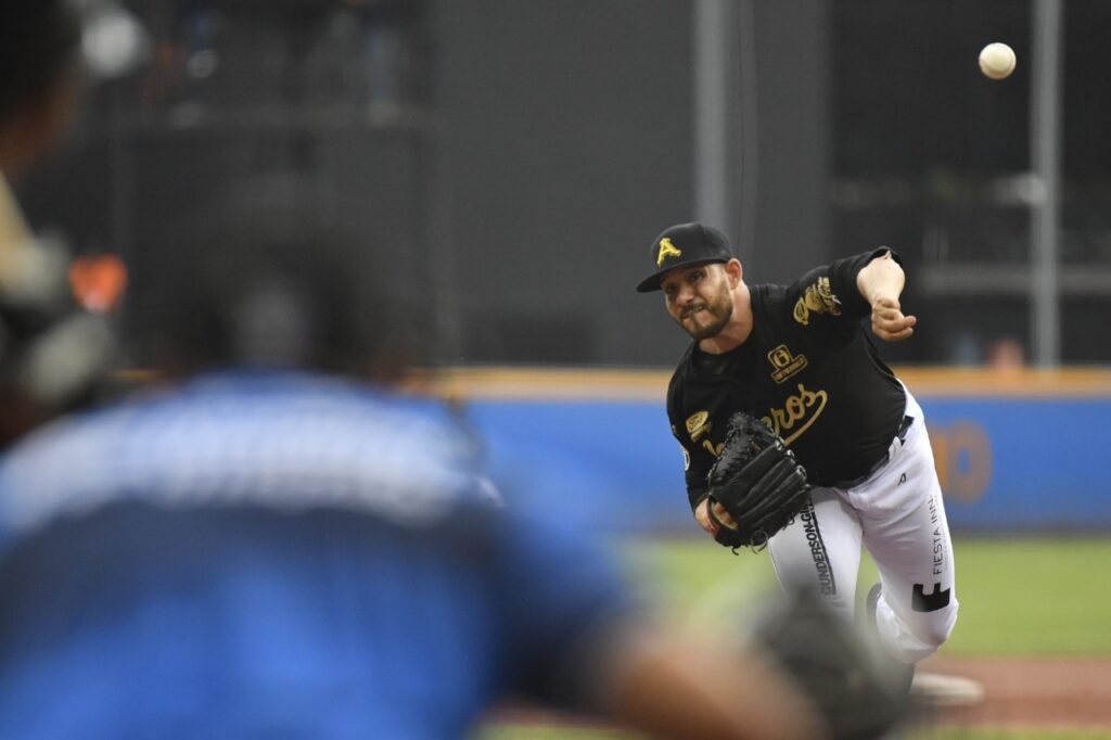 NUESTROS BRAZOS ZURDOS DOMINAN