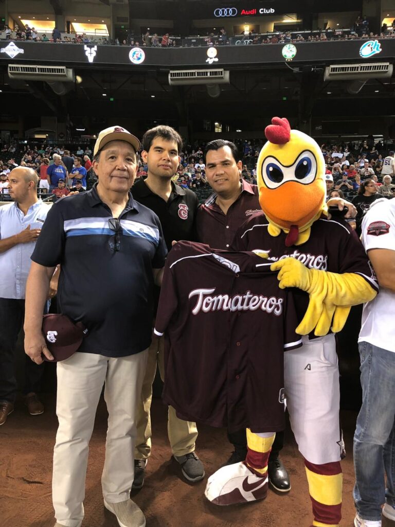 TOMATEROS PINTA DE GUINDA EL DÍA DE LA LMP