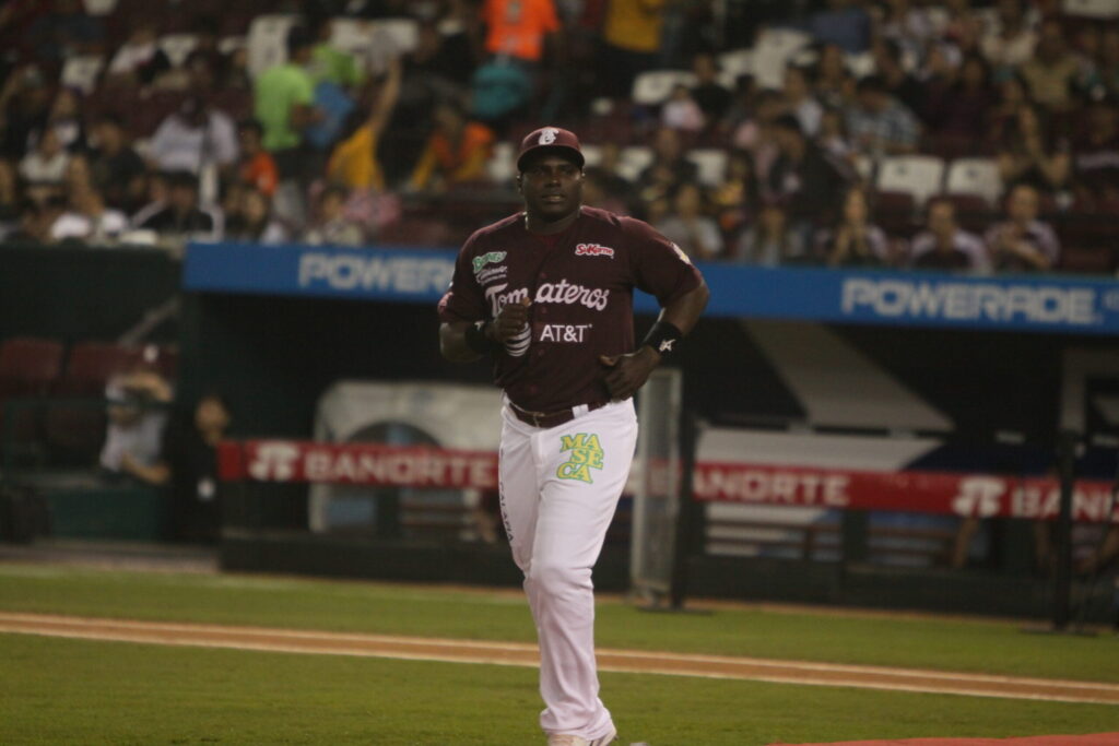 MUSTELIER LE PONE SABOR A LA OFENSIVA GUINDA POR UNA TEMPORADA MÁS