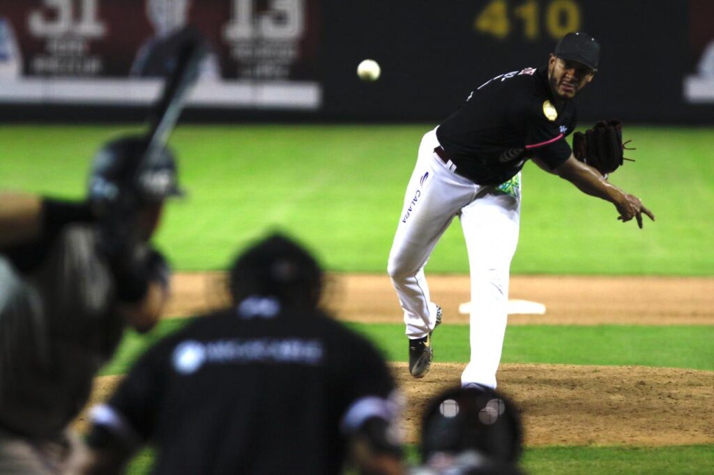 BRILLA EL PITCHEO Y TOMATEROS CONTINÚA DE LÍDER