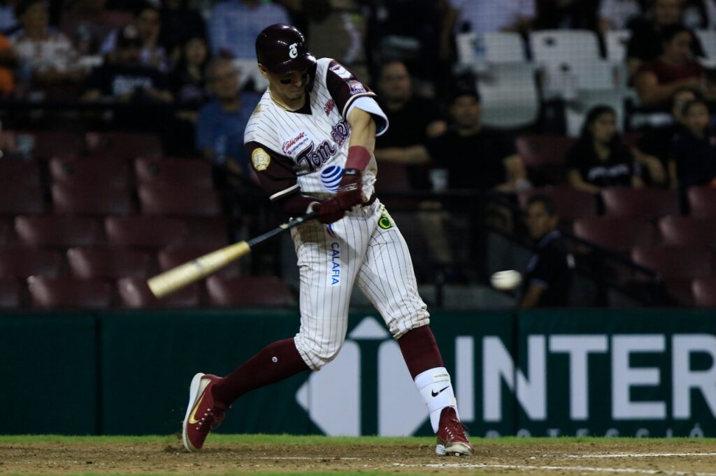 JOEY MENESES DEFINE Y TOMATEROS BARRE A MAYOS EN LA CASA GUINDA