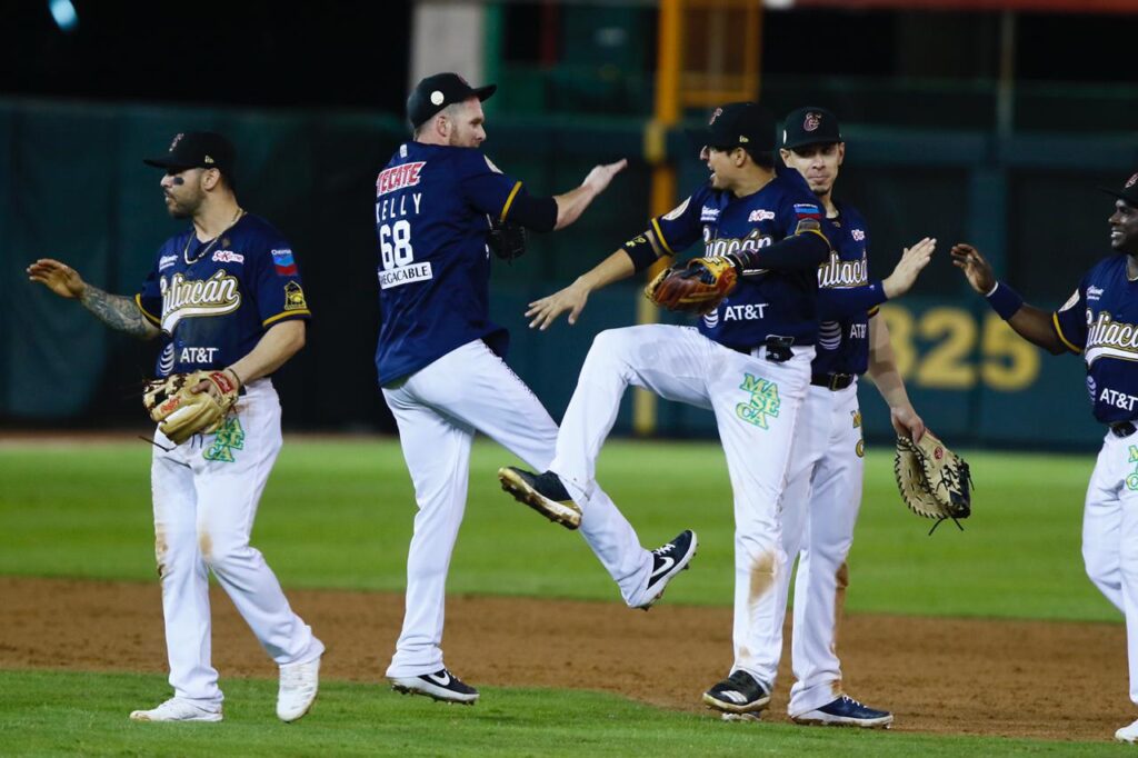 TOMATEROS DOMINA A YAQUIS Y EMPAREJA LA SERIE