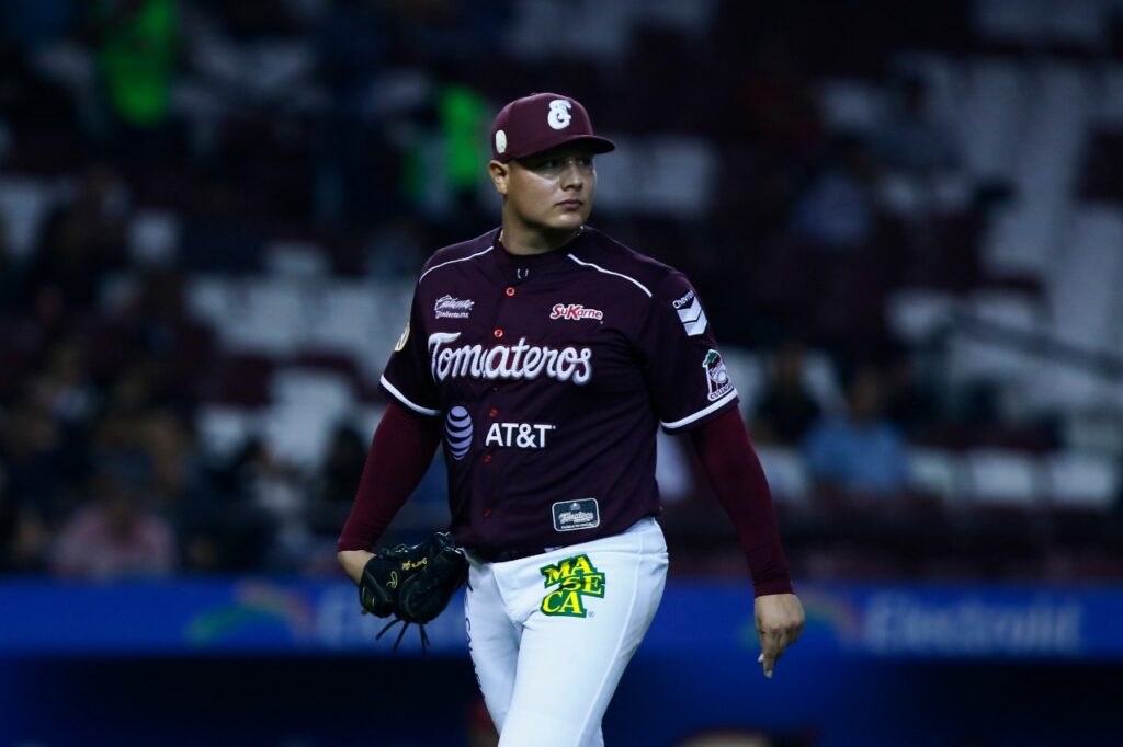 LOS ÁGUILAS SE LLEVAN LA DOBLE CARTELERA