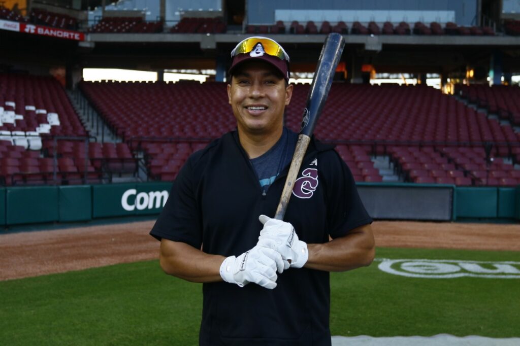 EFRÉN NAVARRO: FORMADO PARA DAR PELEA