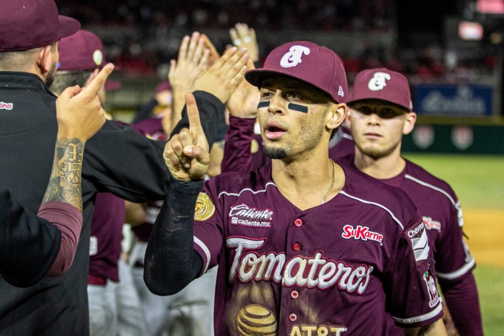 HEROICO REGRESO GUINDA PARA PONERSE A UNO DEL DOCE