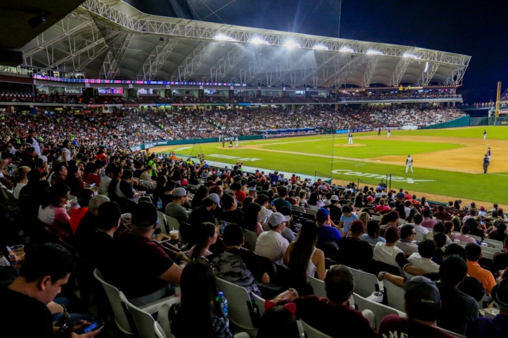 TOMATEROS VIVE UN FUERTE VÍNCULO CON LA NACIÓN GUINDA
