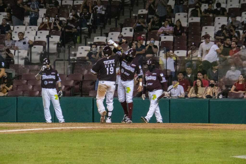 REGRESA EL BÉISBOL A LA CASA DE LA NACIÓN GUINDA