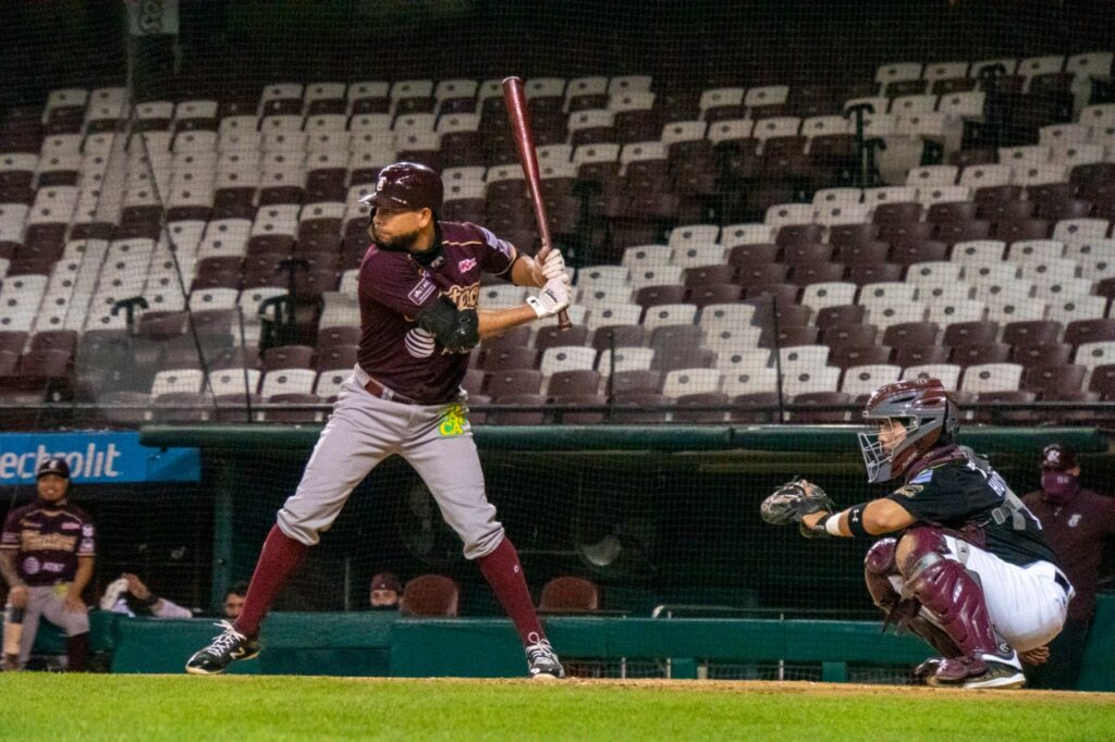 LOS GUINDAS PRACTICAN PARA MANTENERSE LISTOS
