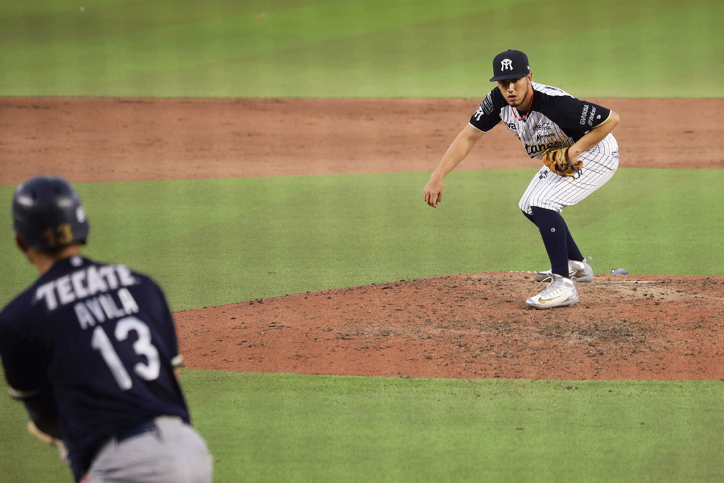 TOMATEROS ADQUIERE A ÉRICK CASILLAS VÍA PRÉSTAMO