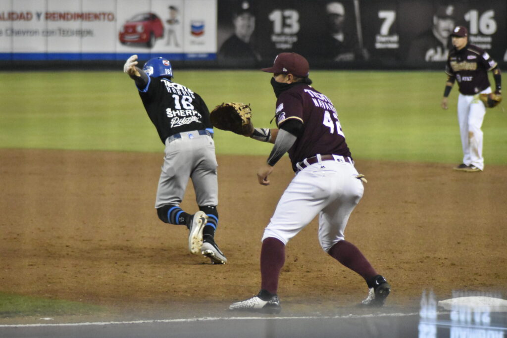 CORAZÓN GUINDA: UN PRIMERA BASE DE ORO