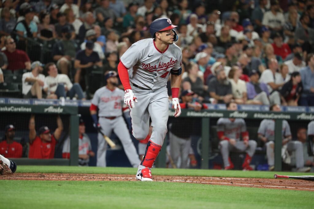 MENESES PROLONGA RACHA Y EMPUJA CARRERA