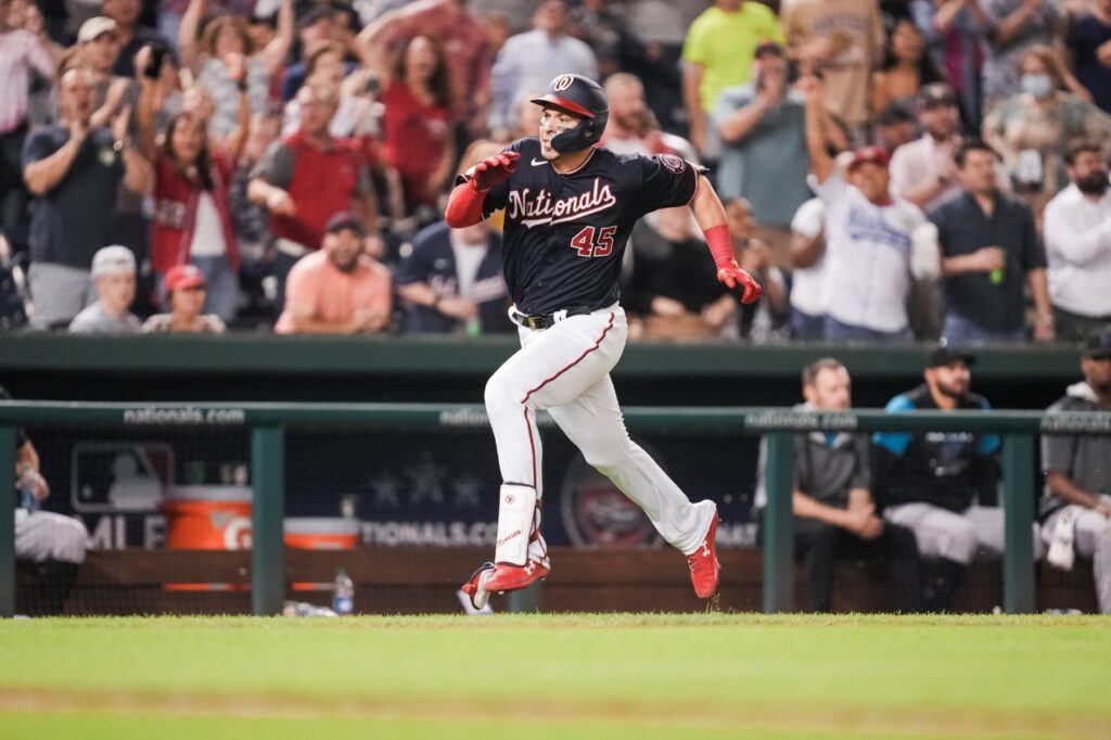 CABAJOEY PEGA HR DENTRO DEL CAMPO; PEÑA Y ELIZALDE APOYAN TRIUNFO SULTÁN