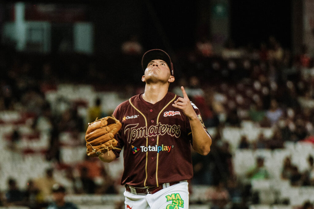 SE ESCAPA LA PRIMERA SERIE EN CASA PARA TOMATEROS