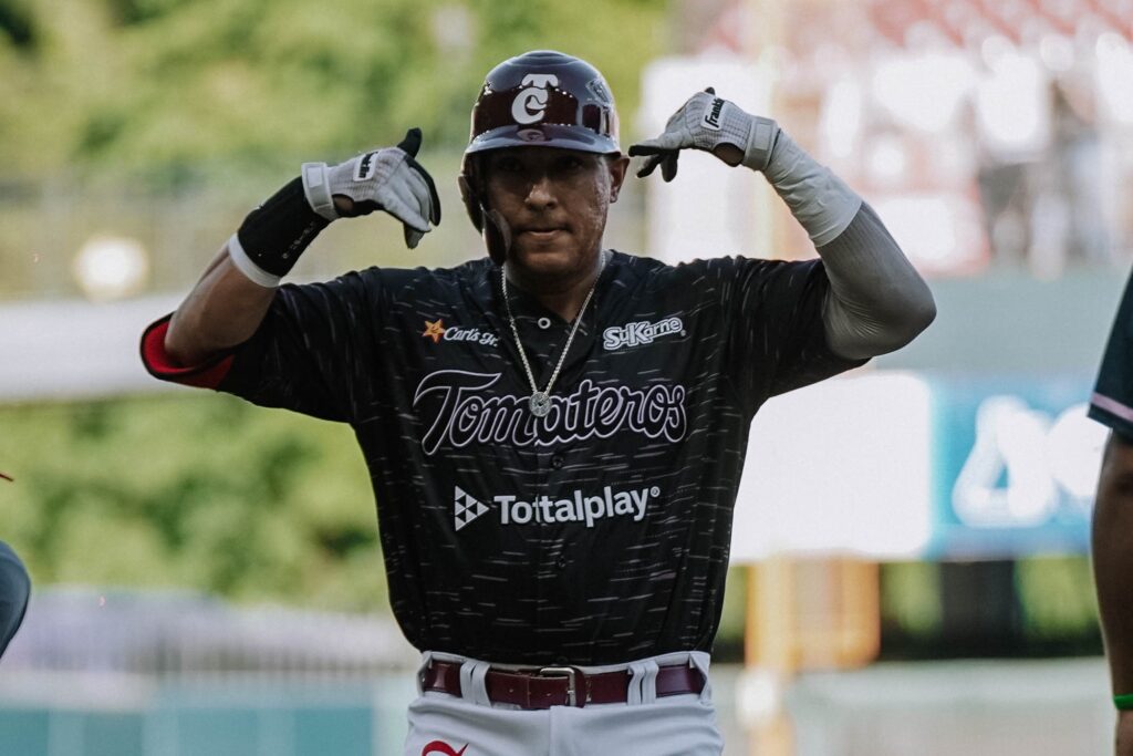 LOS VISITANTES SE LLEVAN LA SERIE COMPLETA