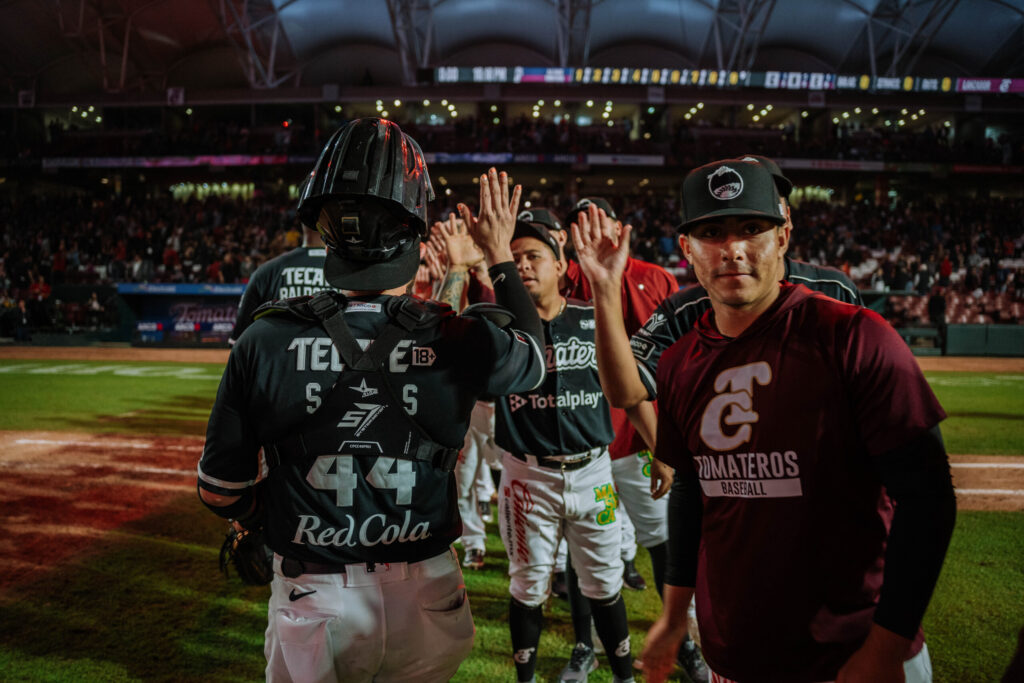 JOSÉ LUIS SE PONE BRAVO Y LA SERIE ES DE TOMATEROS