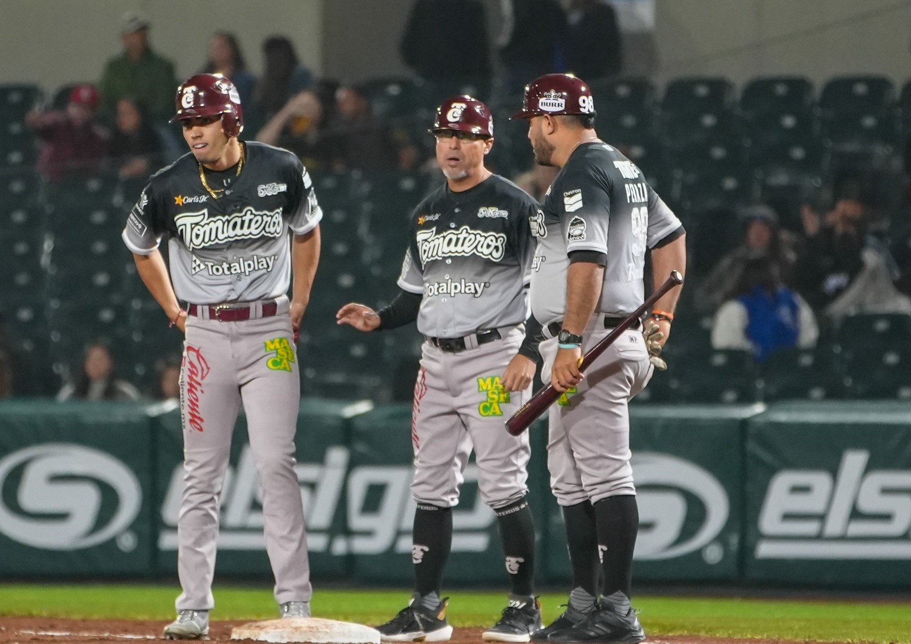 YAQUIS SCORES EARLY AND GETS THE FIRST - Club Tomateros de Culiacán  Baseball Team - Archysport