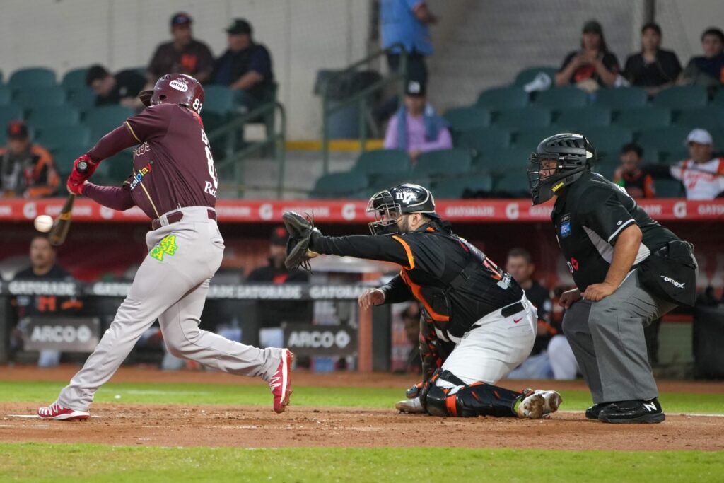CAEN GUINDAS EN EL TERCERO DE LA VISITA A NARANJEROS