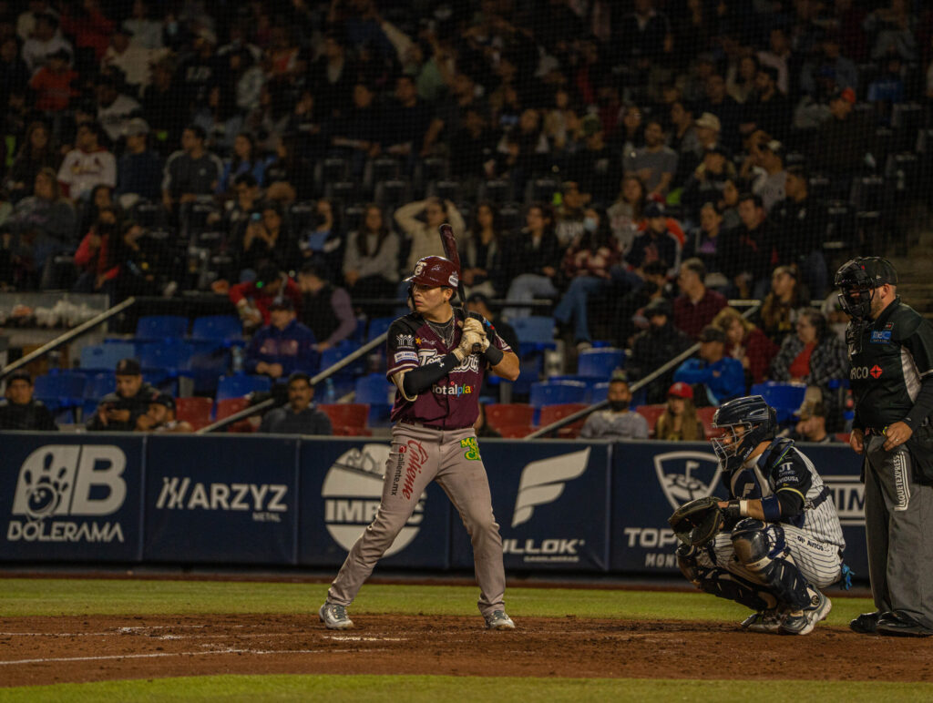 ÓLIVER PÉREZ CUMPLE SUEÑO EN SU ADIÓS; LOS NOVATOS CANO Y LUCERO HACEN HISTORIA PERSONAL