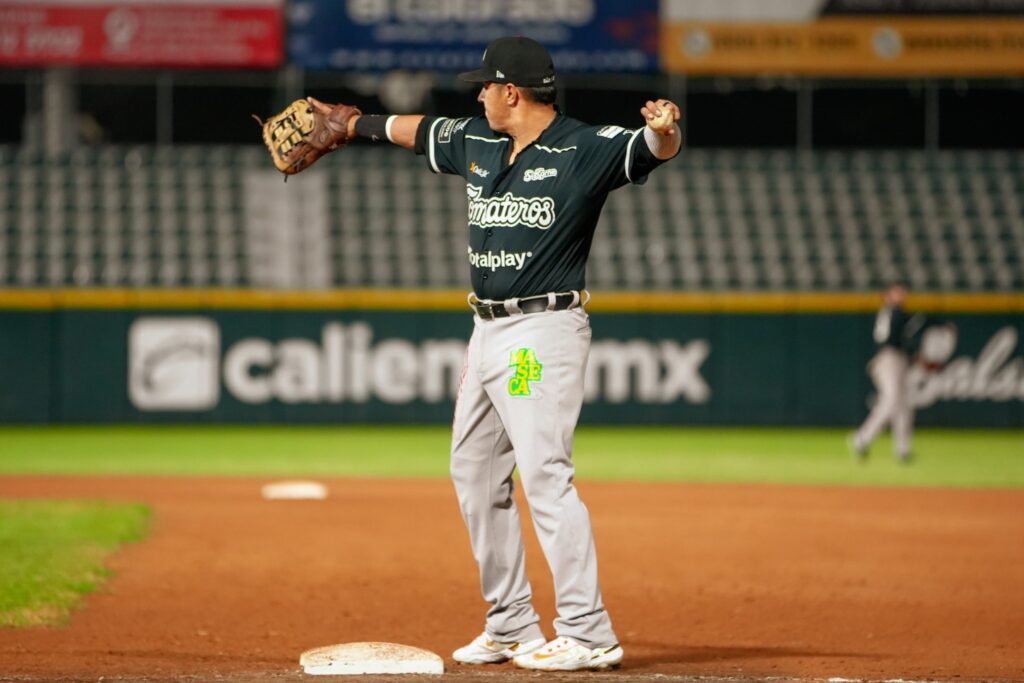 PITCHEO Y FILDEO DETIENEN LA OFENSIVA GUINDA Y CAÑEROS EMPATA SERIE