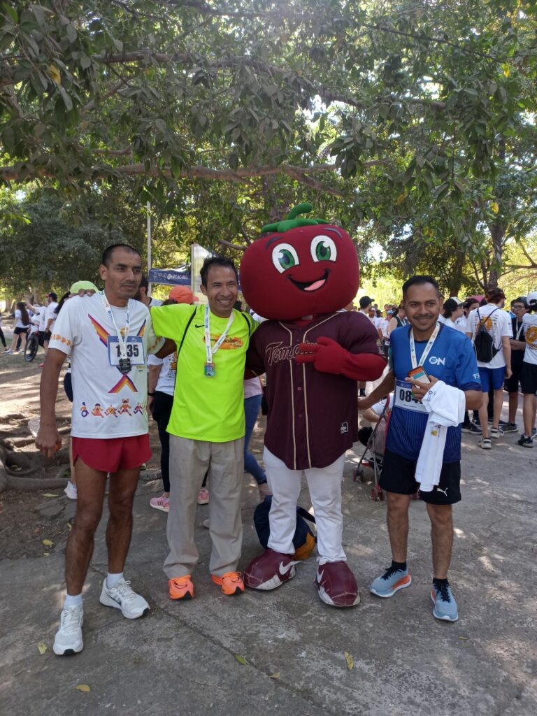 TOMATEROS PARTICIPA EN LA CARRERA GANAC