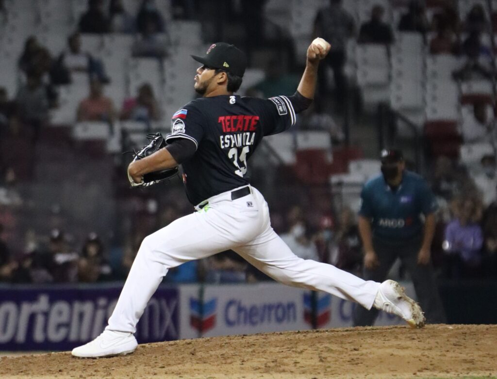 ESPINOZA GANA POR PRIMERA VEZ EN AA