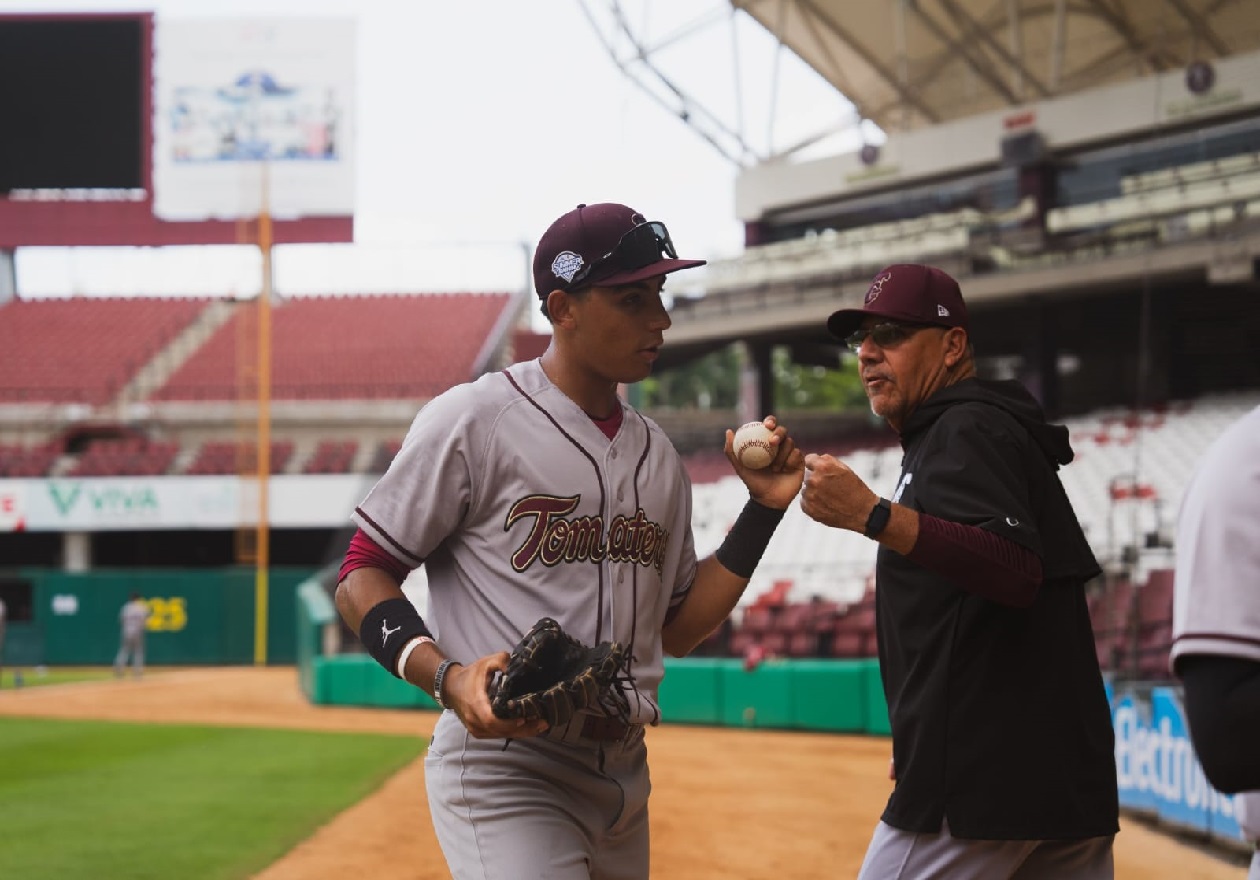 LUCE EL TALENTO JOVEN DE TOMATEROS EN EL PRIMER JUEGO DE PRETEMPORADA