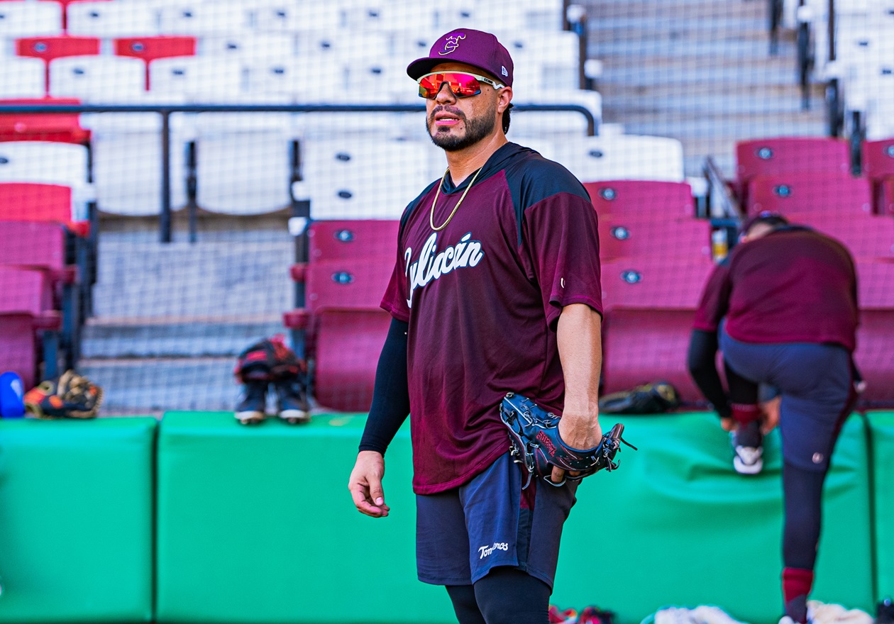 TOMATEROS SUMA TRES PELOTEROS FUNDAMENTALES A SU PRETEMPORADA