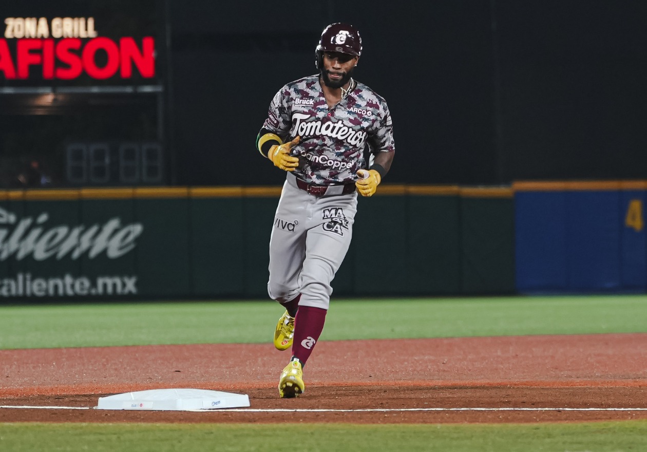 MARTÍNEZ IGUALA RÉCORD GUINDA; JALISCO RETIENE LA SERIE
